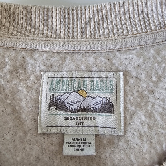 American Eagle AEO cream pullover sweater raw hem women's Size Medium fuzzy - Picture 4 of 8